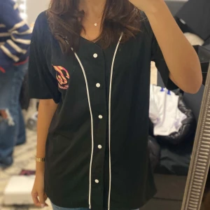 Kpop/Twice tröja - Dahyun nummer 98🥰 Kan användas vardagligen men även som idrottskläder❤️Asien storlek!