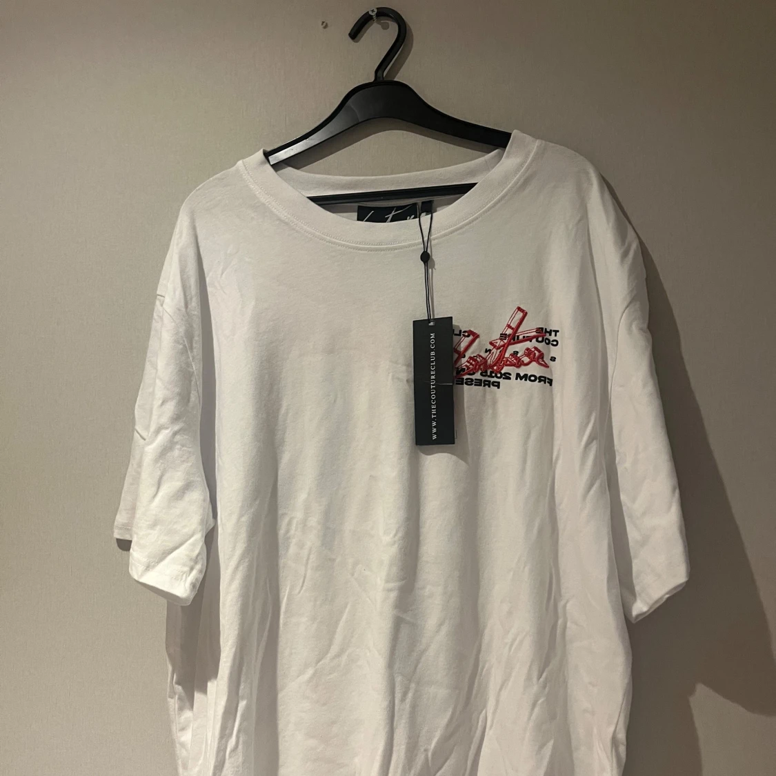 Vit t-shirt med tryck