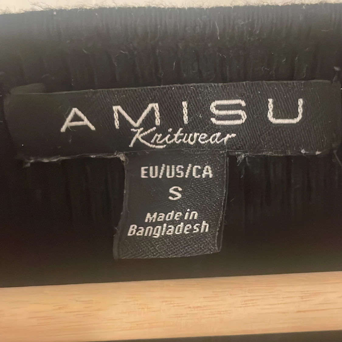 Svart ribbad tröja från Amisu - 91