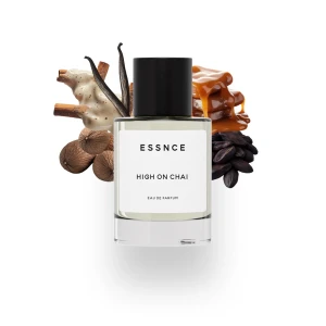 Essnce High On Chai - En parfym från essnce, endast testad så i princip ny.   Toppnoter - Ingefära, kanelstång, muskot Hjärtnoter - Karamell, hasselnöt Bas - Vanilj, tonkaböna Doftfamilj - Orientalisk, gourmand, vanilj