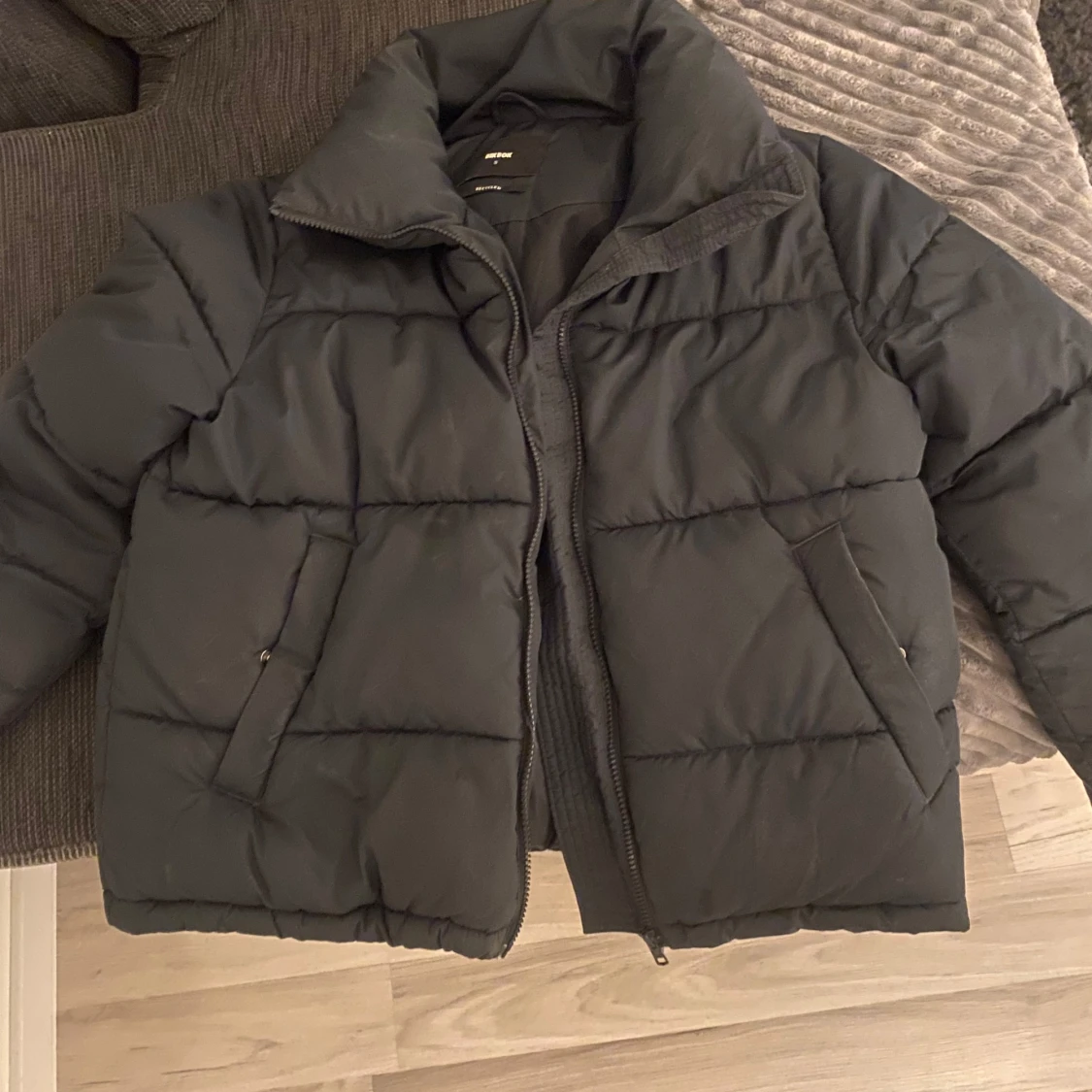 Svart pufferjacka - 90