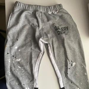 Gallery Dept pants  - Oanvänd gallery dept byxa storlek M med skön kvalitet,kom dm för mer bilder