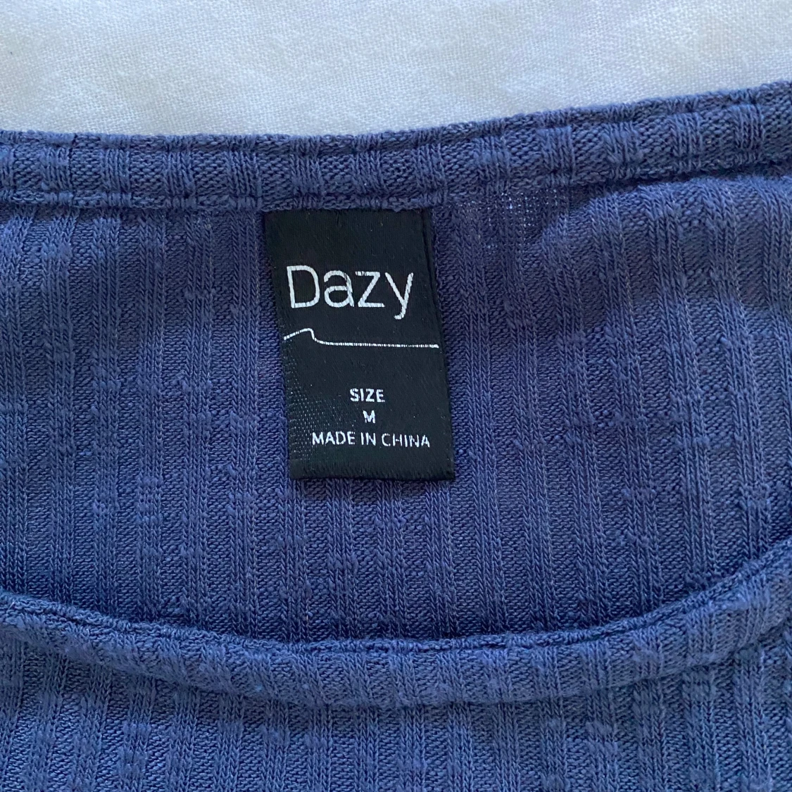 Mörkblå ribbad tröja från Dazy - 91