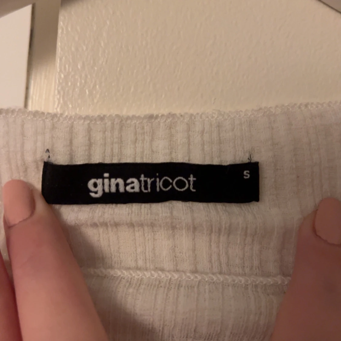 Tunn vit tröja - 90