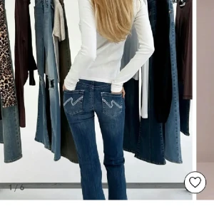 Low waist jeans  - Säljer dessa slutsålda jeansen!