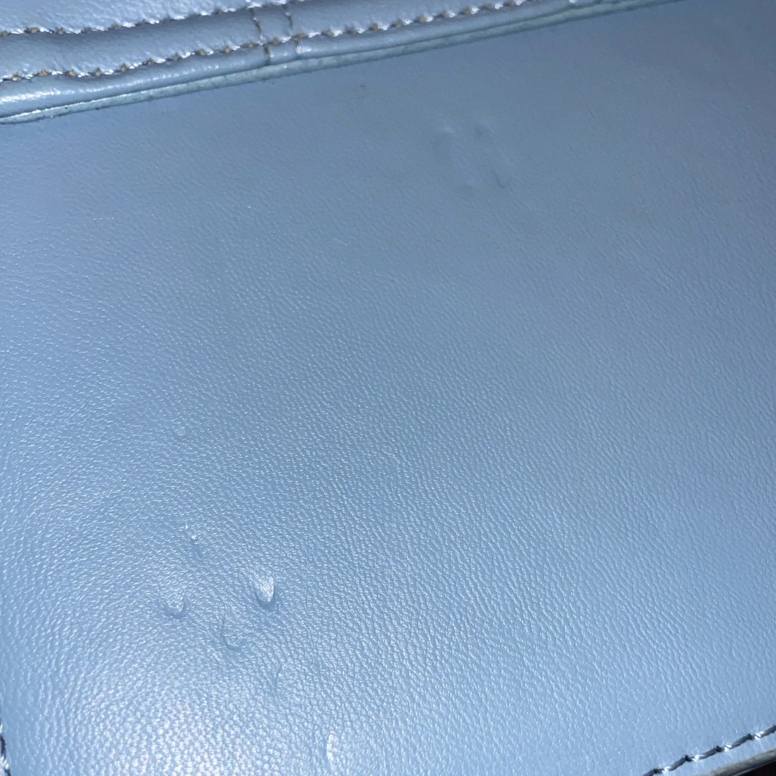 En blå väska  - 90