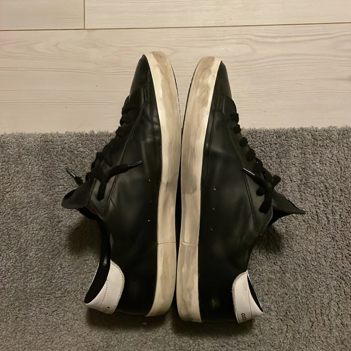  Golden goose   Skick 8,5/10 stl 43, Kan även ta byten  - 92