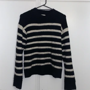 Stickad tröja - Mysig stickad tröja perfekt nu till hösten || från HM i storlek XS ||