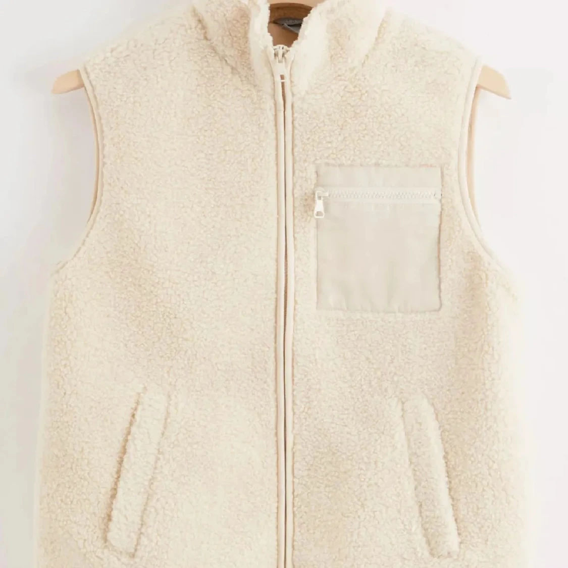 Teddy väst från Lindex!