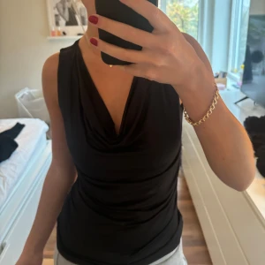 Topp från H&M - Jättefin festtopp från H&M💓
