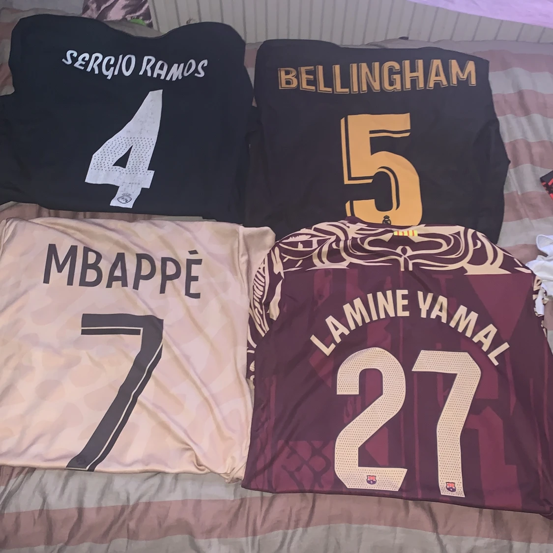 Fotbolls tröjor + kobe bryant tröja  - 90