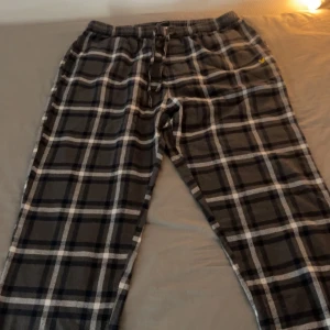 Lyle & Scott byxor  - Storlek L