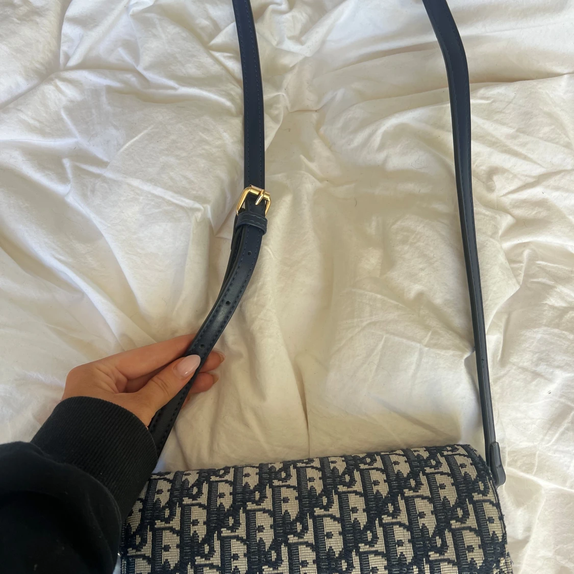 Marinblå väska  - 91