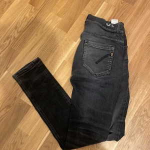 Ett par dundup jeans  - En pat najs byxor 