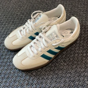 Adidas samba og skor - Helt nya Aidas skor ny pris 1350kr 