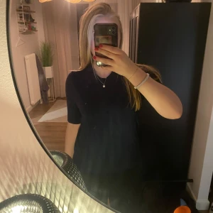 Tröja från lager 157 - Marinblå stickad t shirt från lager 157💙 Strl M 