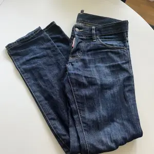 Ett par feta Dsquared2 jeans i strl 44 |  9/10 skick som jag nästan aldrig använt | Skriv om ni funderar på något 