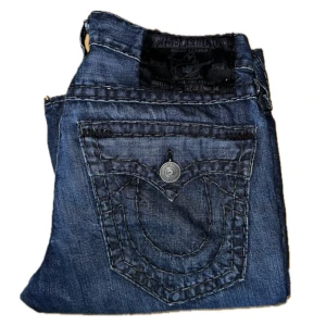 INTRESSEKOLL skit snygga svart stitch mörk blå true religion  - ‼️‼️INTRESSEKOLL ‼️‼️skicka bud