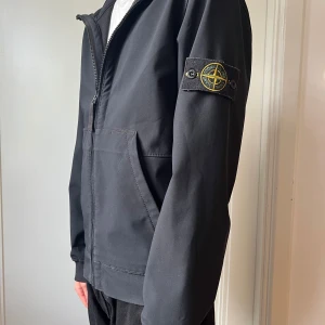 Stone Island jacka - Säljer nu denna extremt feta stone Island  jackan (som såklart är äkta).  Den är köpt för 6500kr, skick 8/10