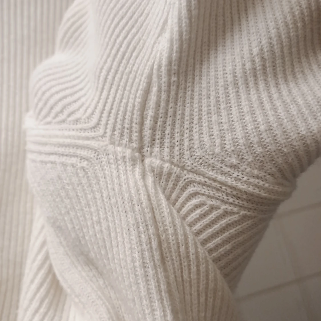 Vit tröja från Pull&Bear - 93