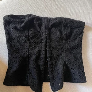 Hm topp  - Snygg korsett liknande topp från hm