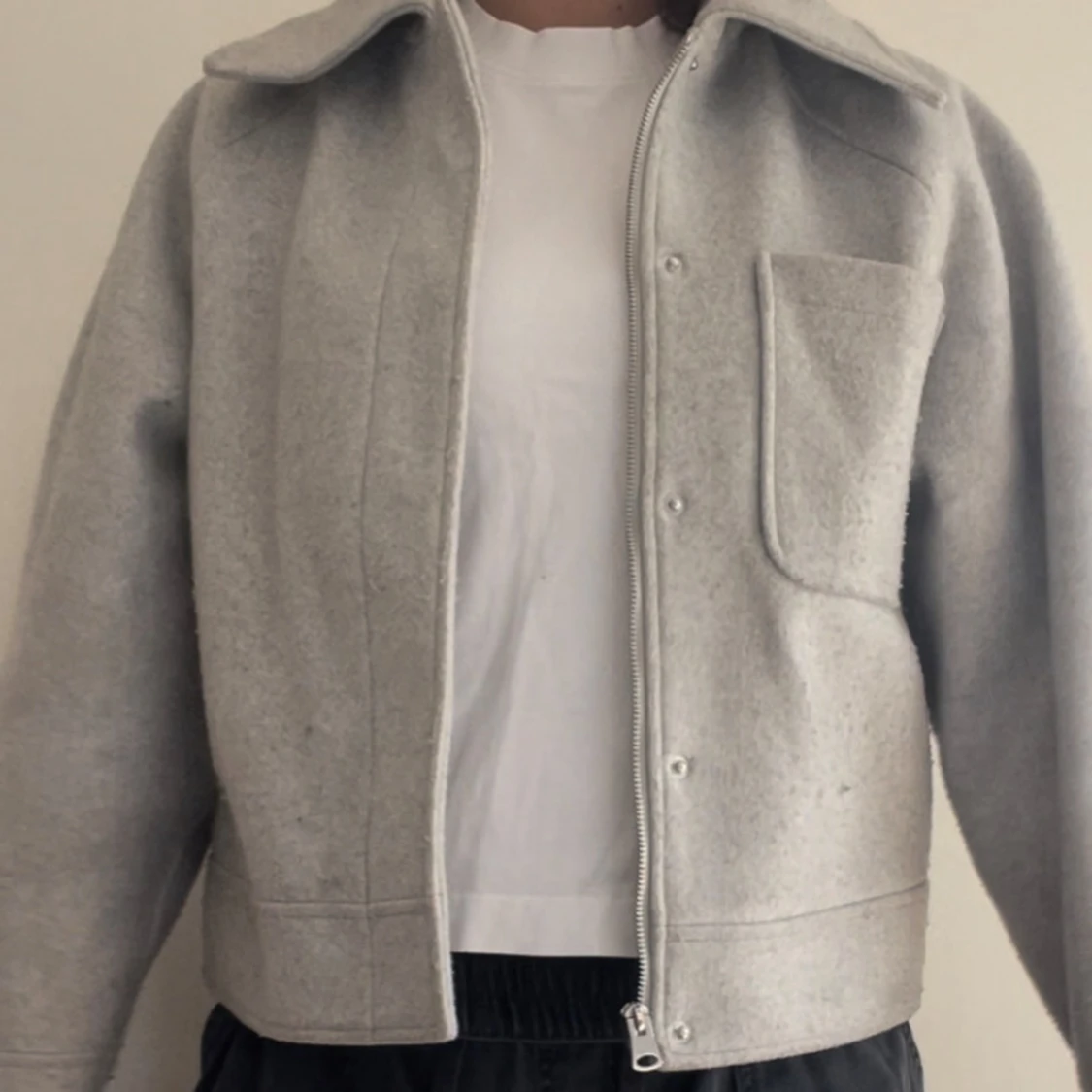 Kort grå kappa NA-KD - 90