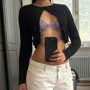 Svart cardigan topp - Cardigan topp från zara. Nyskick 