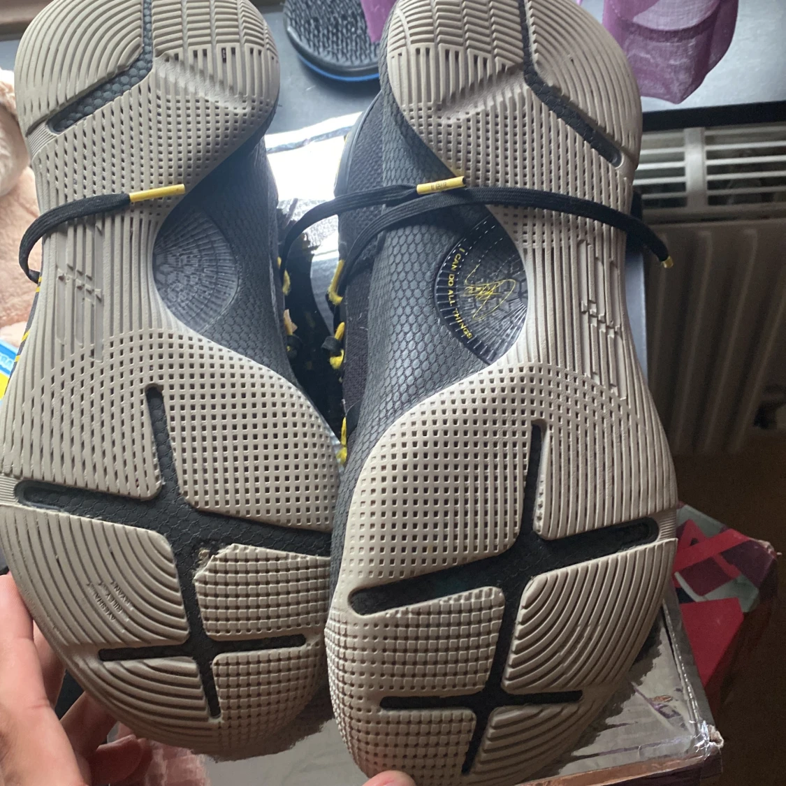 Curry lows, basketskor - 90