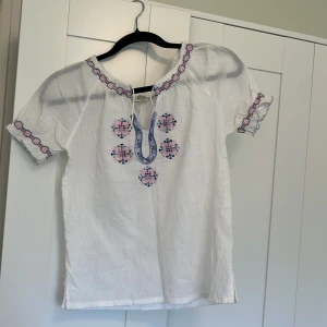 Blus - Blus med mönster 