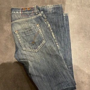 Dondup jeans  - Sjukt goa Dondup jeans i size 31. Bra skick. Hör av er vid funderingar! 