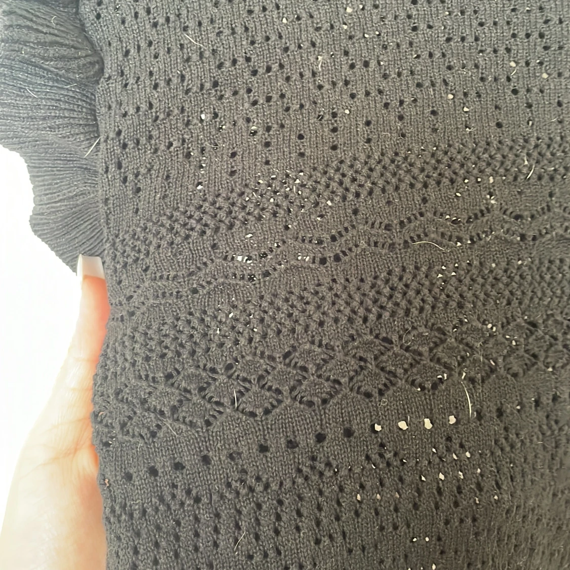 Svart långärmad tröja med mönster. Från Ullared i storlek S. - 92