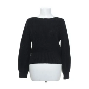 Tröja h&m - Lite figursydd och med båthals / båtkrage 