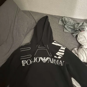 Ea7 tröja hoodie  - Bra skick inget fel på den storlek S