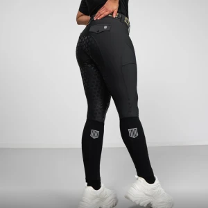 Maya delorez ridbyxor - Snygga svarta maya delorez ridbyxor använda 2/3 ggr super bra skick storlek S dock väldigt stretchiga så passar även M priset kan diskuteras.🐴 