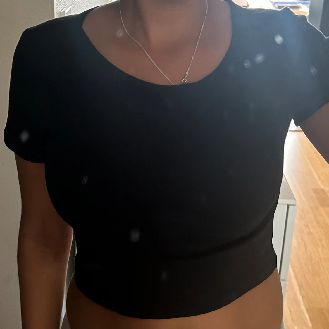 Svart croppad topp - 93