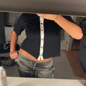 Massimo dutti kofta - Säljer min populära Massimo dutti kofta som inte kommer till användning, väldigt fint skick och knappt använd