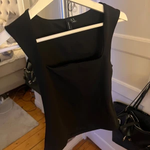 Topp - Superfin topp som inte kommer till användning längre🥰 nypris 349