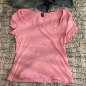 Rosa u ringad t shirt  - Bra material 