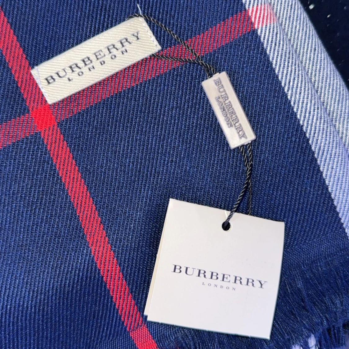 Burrberry halsduk  - 91