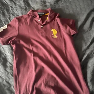 Ralph lauren pike - Storlek M ,sckick 10/10 köpt för några år sedan och har inte kommit till användning.