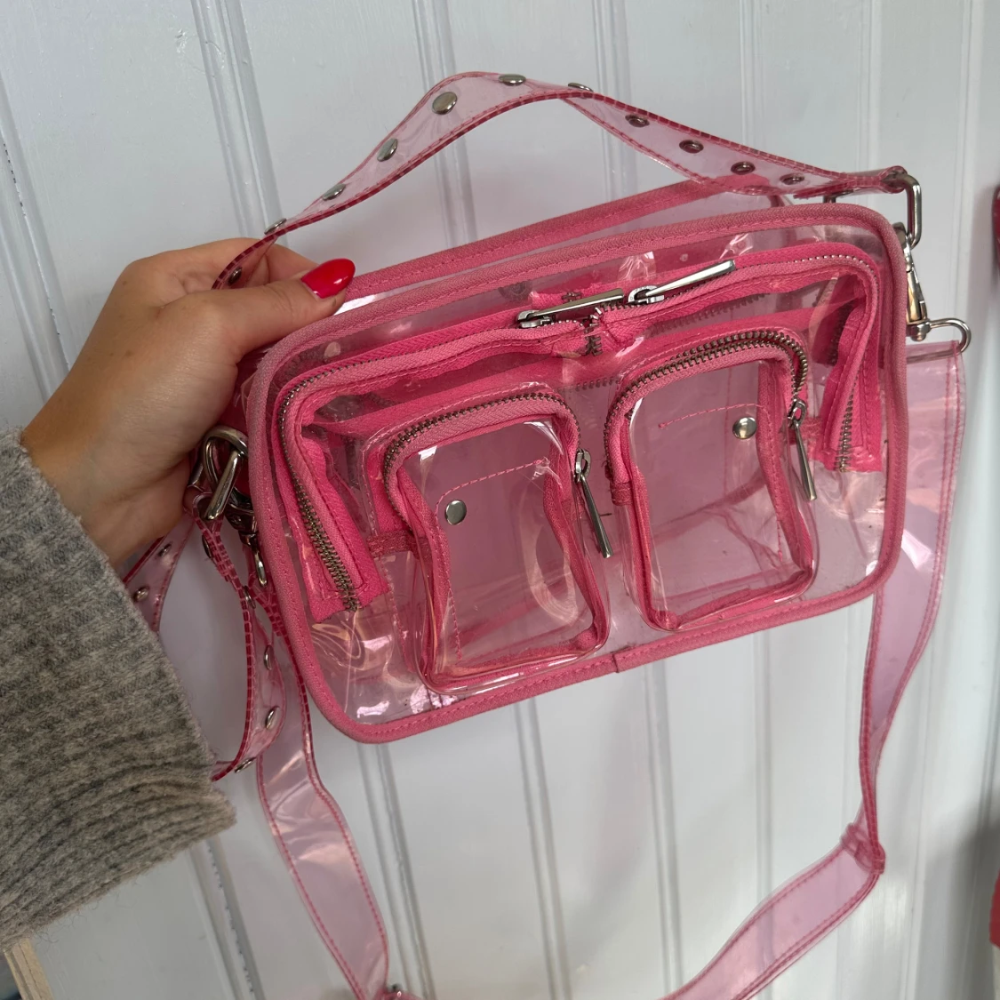 Rosa genomskinlig väska från Nunoo  - 93