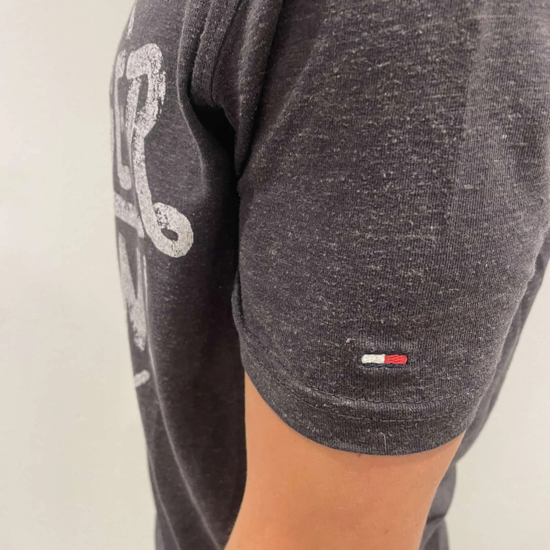 Snygg Tommy hilfigier tisha  - 90