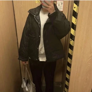 Zara jacka - Helt ny populär och snygg jacka från zara!!