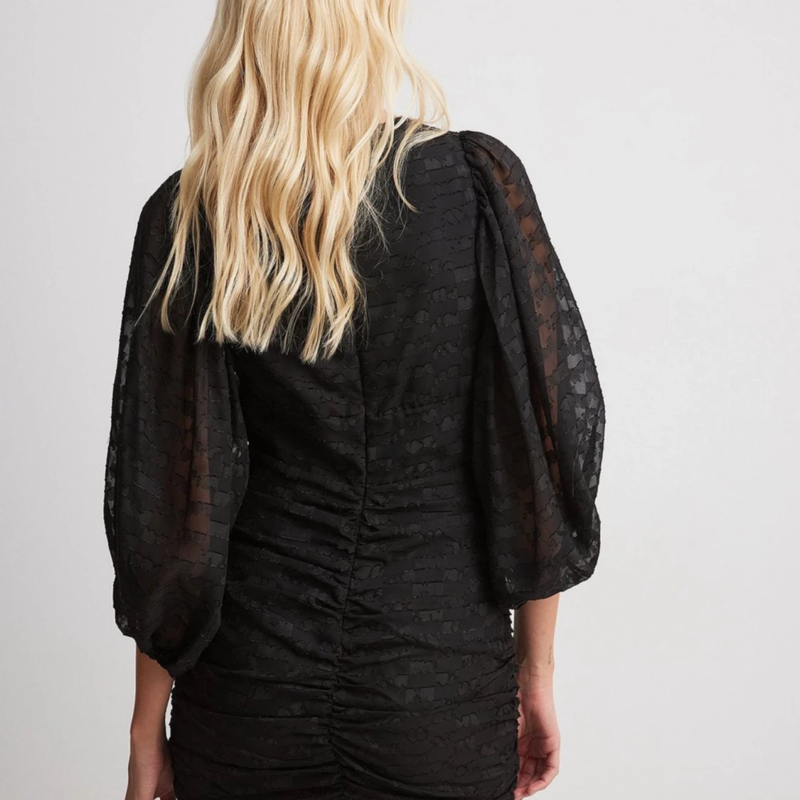 Svart klänning NA-KD  - 90