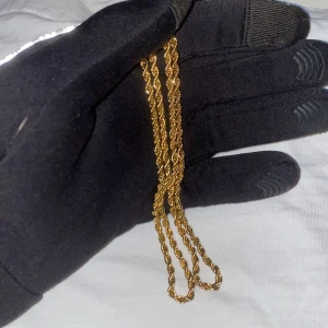 Guld halsband - Guldhalsband stainless steal 60 cm väldigt fint vid frågor eller annat skriver privat Med vänlig hälsning, ChainsSverige 
