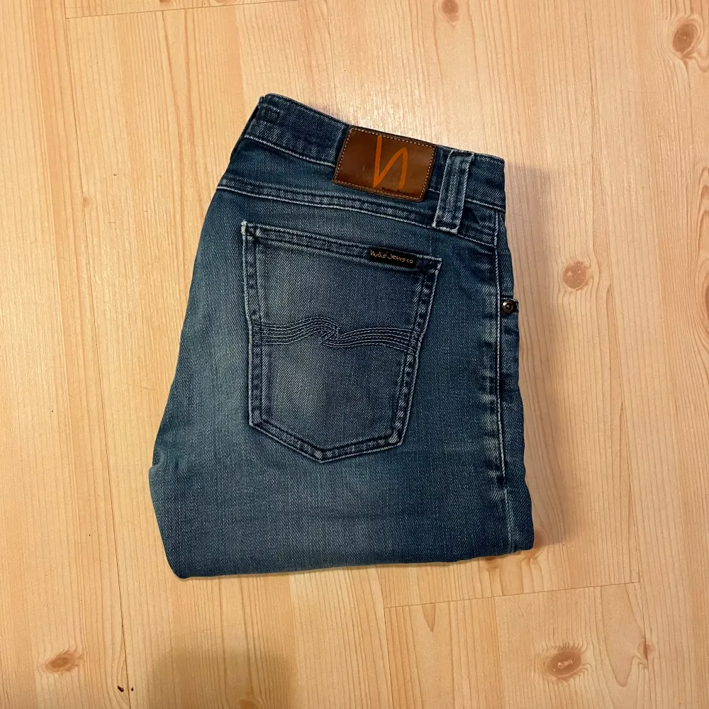 Nudie jeans | skick 8/10 | midja: 41 cm längd: 93 cm. Jeans & Byxor.