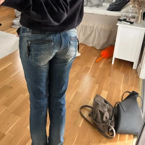 G-star jeans  - Ett per super snygga g-star raw jeans som jag köpte men som tyvärr var för stora, skrev för frågor och funderingar❤️