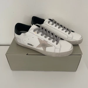 Golden goose superstar - Säljer nu dessa golden goose 🔥🔥🔥1T org