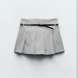 Zara-kjol - Cool kjol ifrån zara, helt ny med lappar kvar🤍 