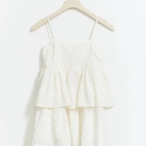 Klänning - En jätte gullig klänning ifrån Gina tricot. Aldrig andvänt! 